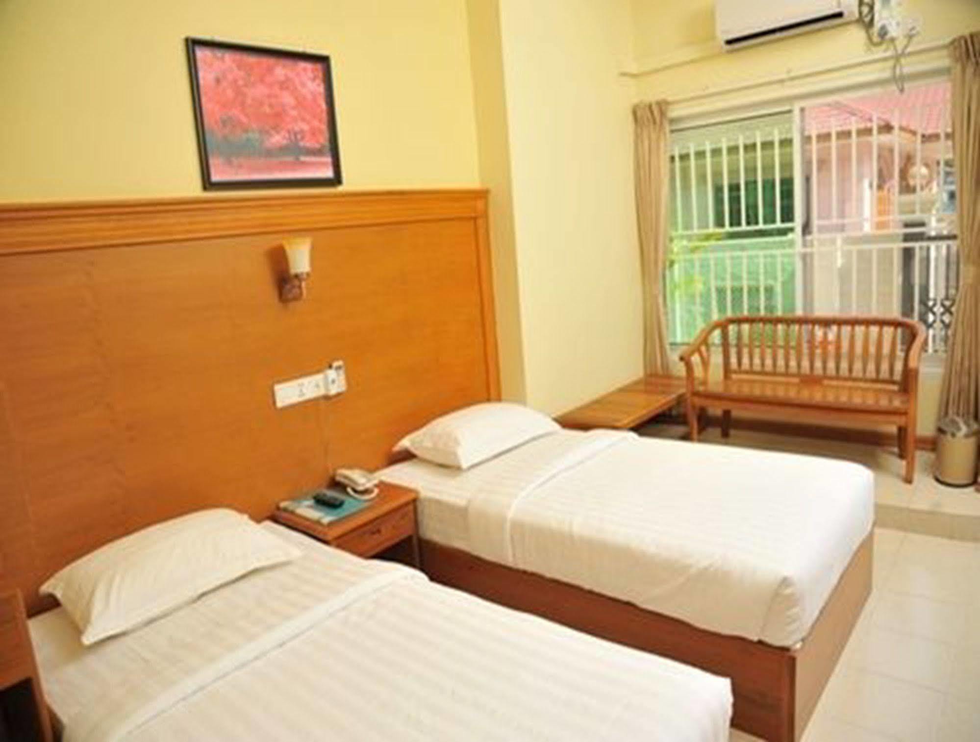 โรงแรมรอยัล กรีน พินอูลวิน ภายนอก รูปภาพ
